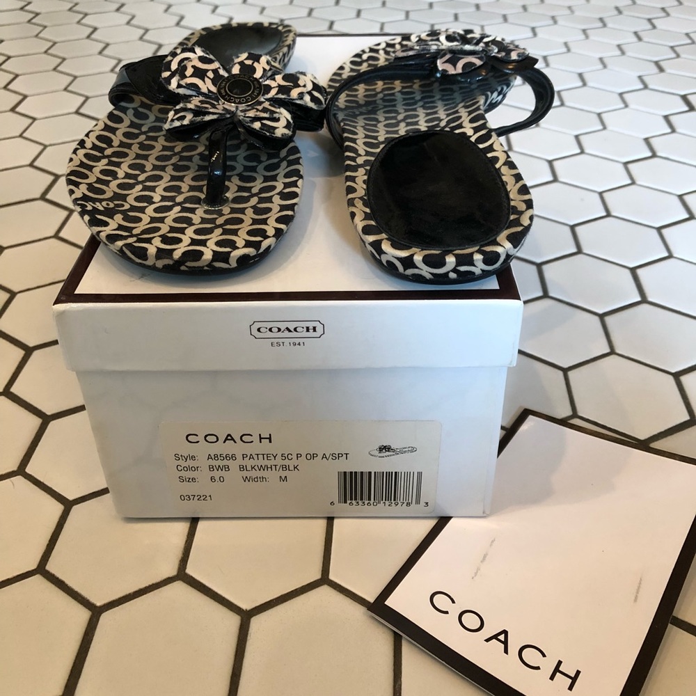 Coach Pattey black & White Flip Flops, Size 6